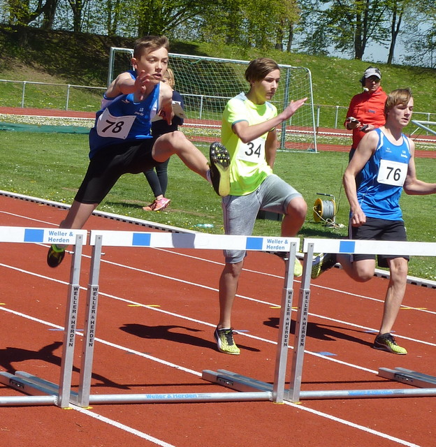 Lucas  (ganz links) und Sebastian (ganz rechts) bei den 80mH